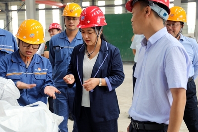 肖平調(diào)研精細(xì)化工園區(qū)基礎(chǔ)設(shè)施建設(shè)及企業(yè)環(huán)保問(wèn)題整改等工作